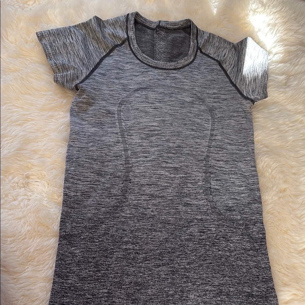 lululemon athletica Gray Short Sleeve Tee